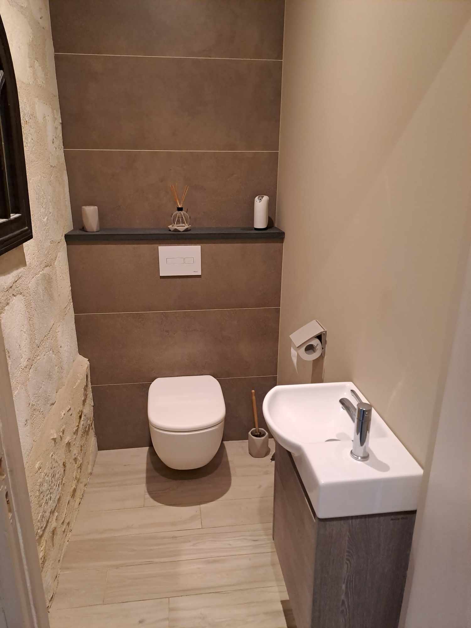 Rénovation globale d'un WC avec bâti-support